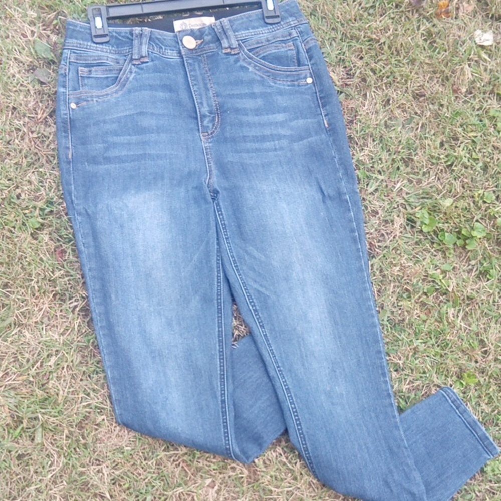 Democracy Women's Classic Blue Skinny Jeans